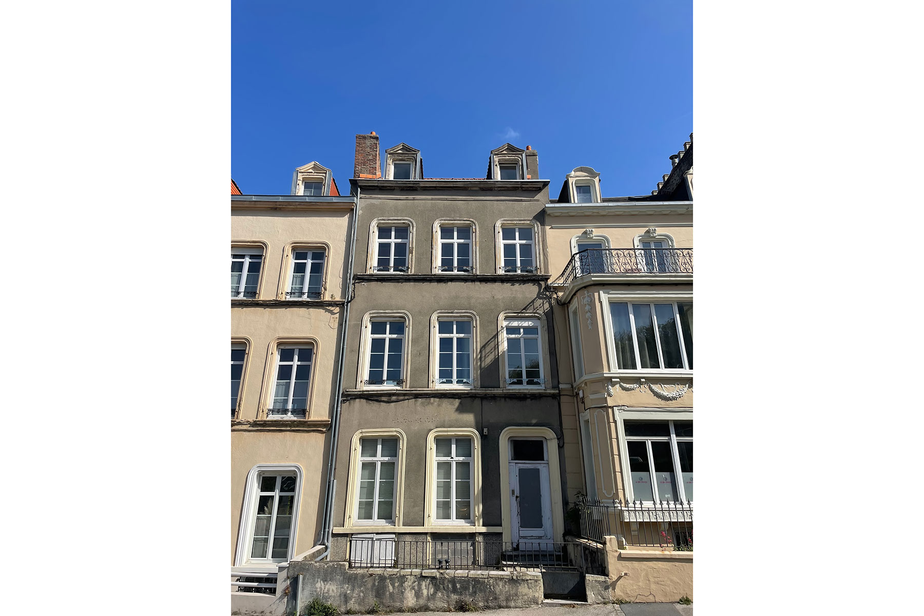 48m²