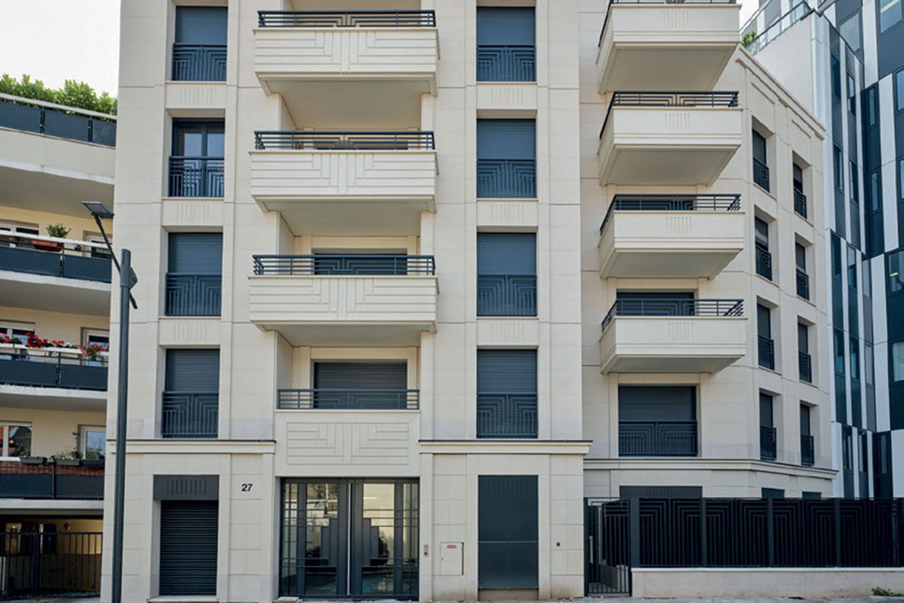 64m²